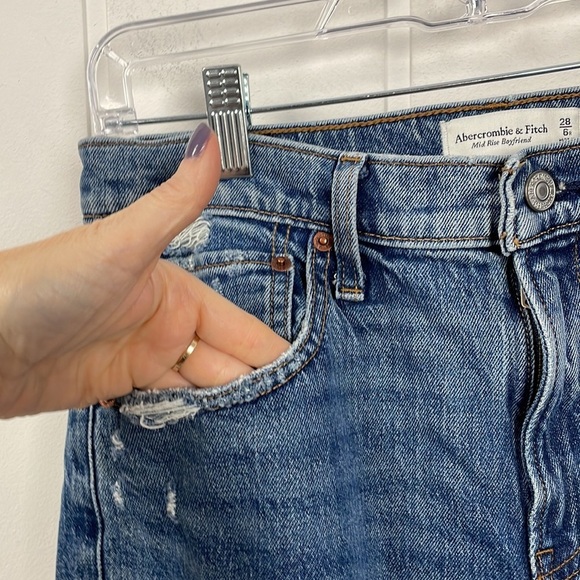 Abercrombie & Fitch Mid Rise Boyfriend Jean Women's 28 Medium Wash Distressed - Picture 8 of 15